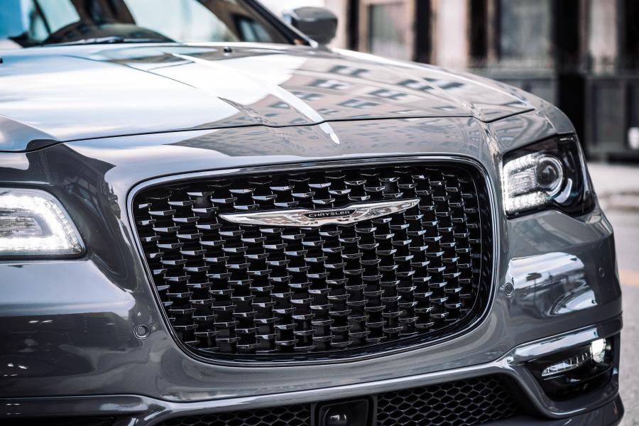 Детали экстерьера Chrysler 300S Sport Appearance Package (LX2) 2016 года  (фото 18 из 27)